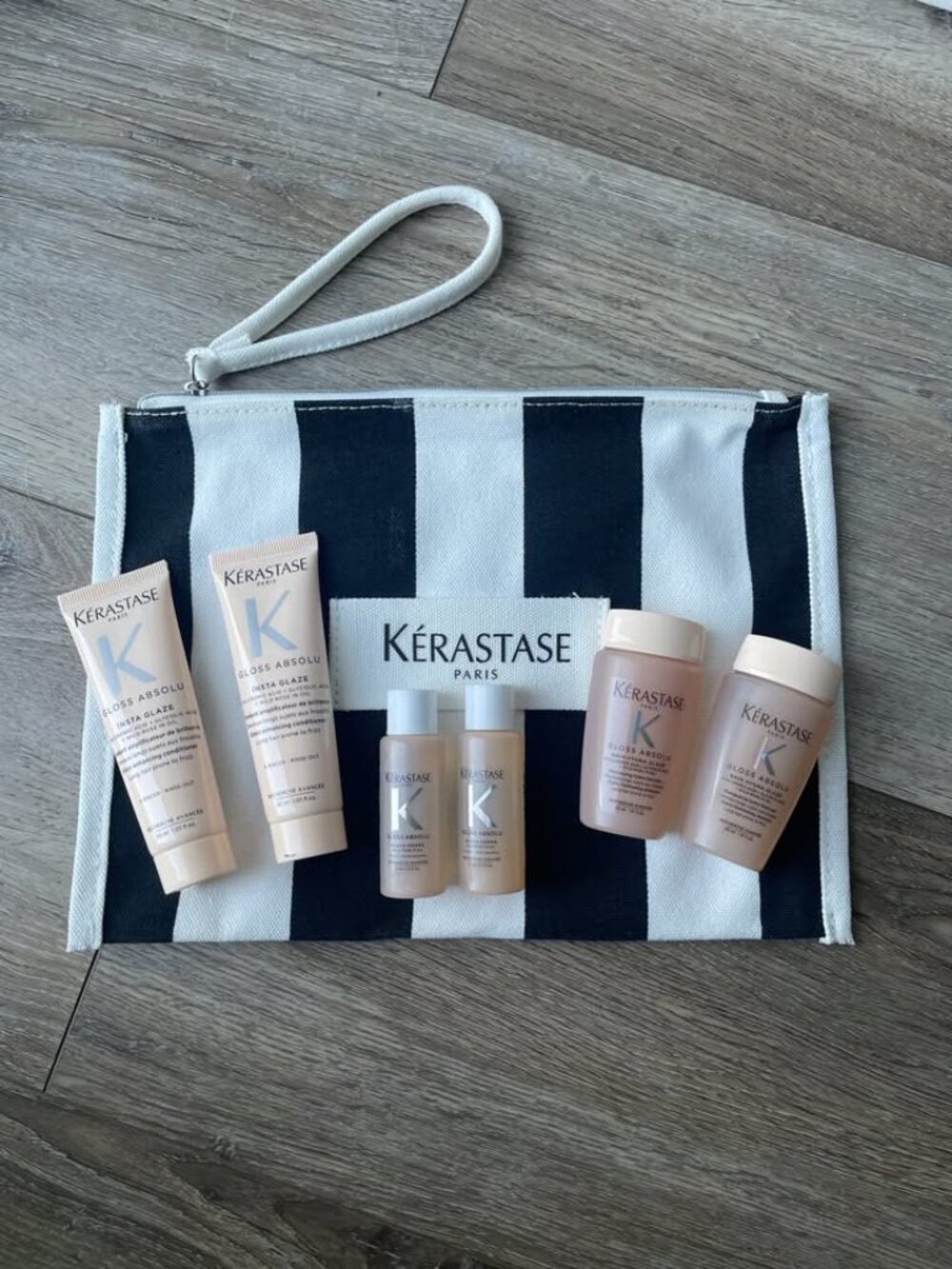 Kérastase Gloss Absolu Travel Set with Makeup Bag